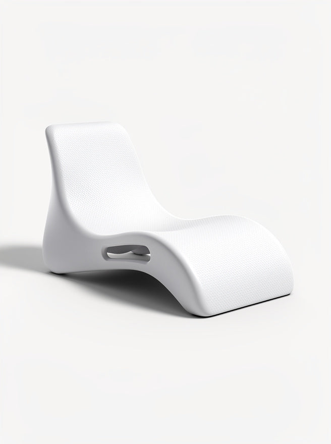 "Nowoczesny biały fotel relaksacyjny - minimalistyczny design"